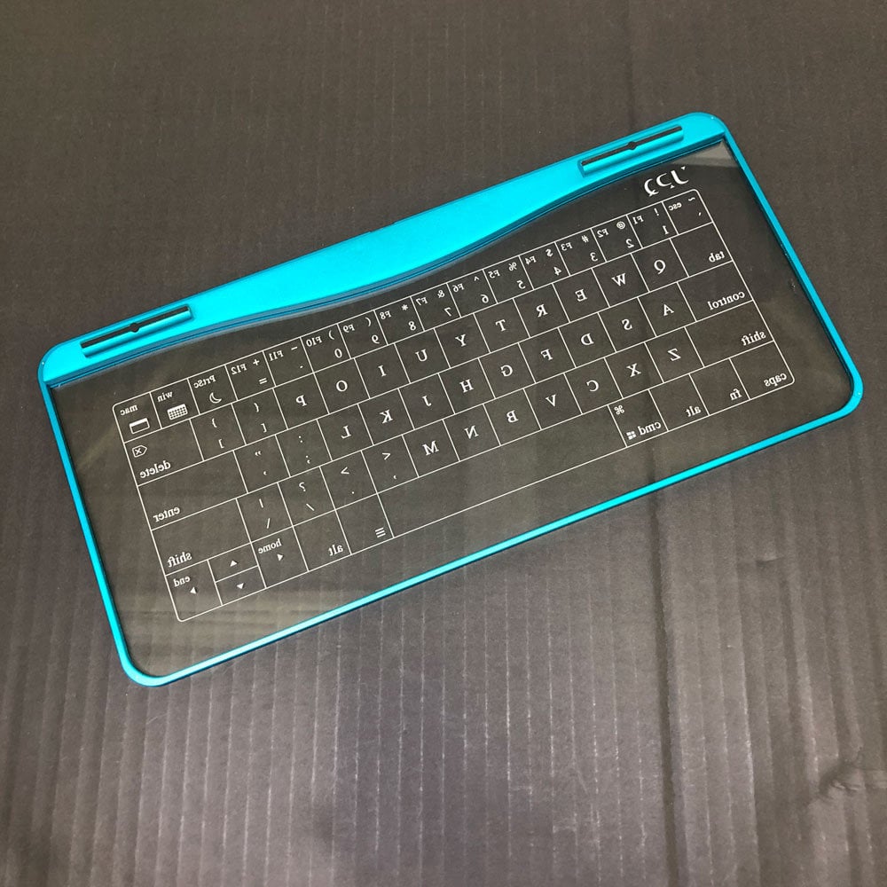 Bạn đã biết đến những chiếc bàn phím trong suốt đẹp đến ngạt thở này chưa