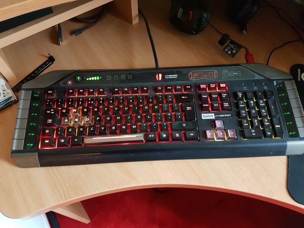 Những chiếc bàn phím dáng dấp viễn tưởng nhìn như hạ cánh từ tương lai