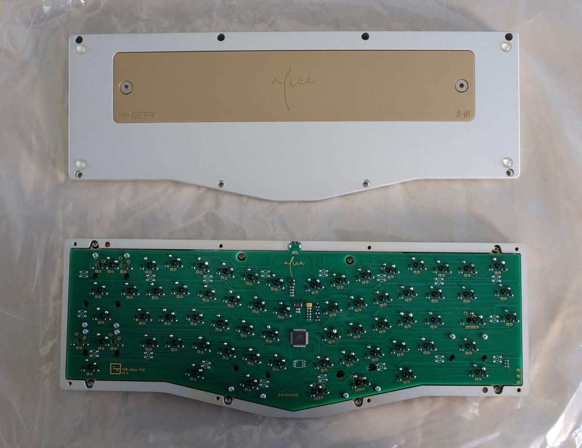 Tìm hiểu về các phần cứng ngắc ít ai để ý trên bàn phím cơ (PCB, plate, case và dampeners) (Phần 1)
