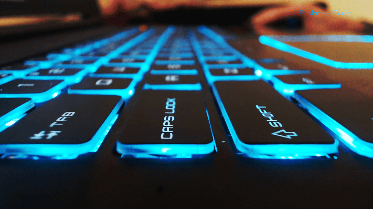 Chơi game không thích màu mè nhưng vẫn muốn sáng tỏ, anh em tìm ngay đến các mẫu bàn phím cơ CHUYÊN GAME có đèn nền đơn sắc sau nhé