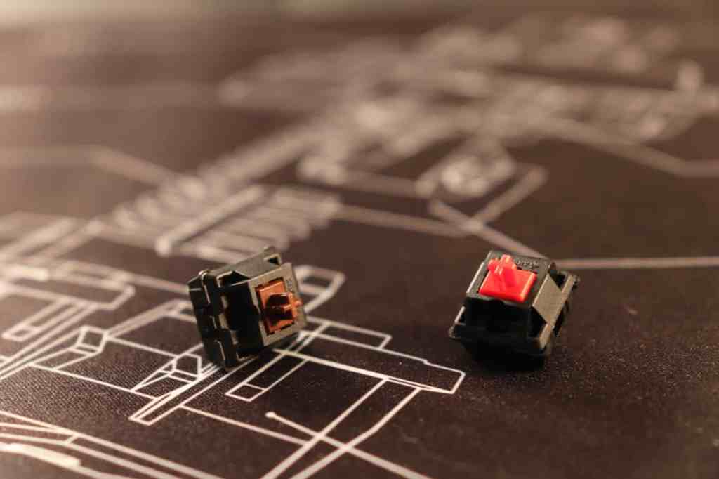 Chơi game nên chọn switch Cherry MX Red hay MX Brown?