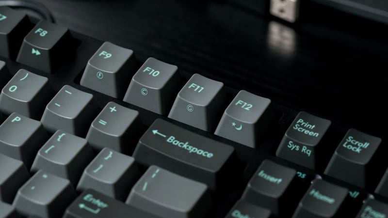 Vì sao chơi game với bàn phím cơ sẽ tốt hơn bàn phím thường và phím giả cơ?