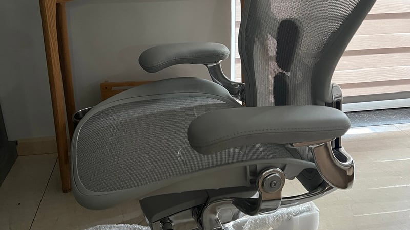 Vì sao nên dùng ghế công thái học để làm việc?