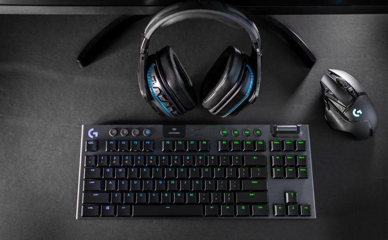 Logitech G915 TKL: Bàn phím gaming không dây có cả RGB lập lòe | Tinh tế