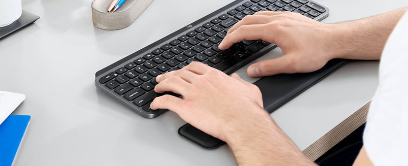 Mua Logitech MX Palm Rest - Black trên Amazon Mỹ chính hãng 2020 ...