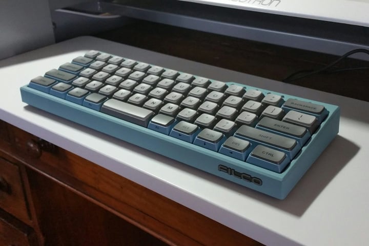 FILCO 『Majestouch MINILA-R Convertible』 画像など ～独自の進化を遂げた60％のメカニカルキーボード - ヲチモノ