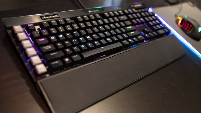 Corsair's flagship keyboard goes bonkers with a built in light bar ...