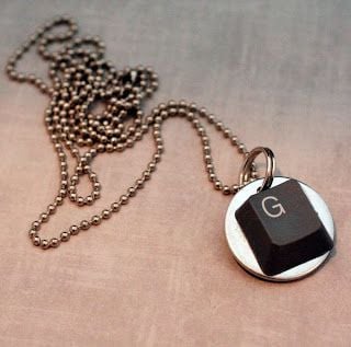 Upcycled Computer Key INITIAL NECKLACE Tutorial - great gift for your guy for Valentine's Day! Via Olive Blogs