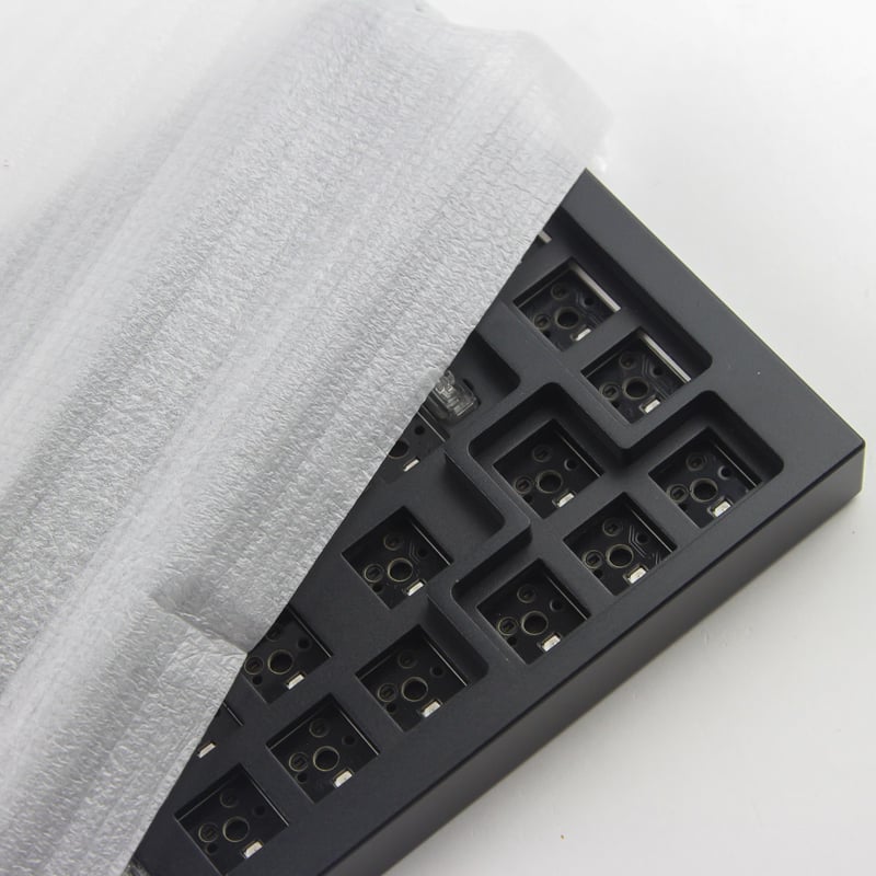 Building a Keyboard 3: Glorious GMMK PRO, Ocean PBT Keycaps & Panda Switches - GMMK PRO: Packaging & Closer Look | TechPowerUp