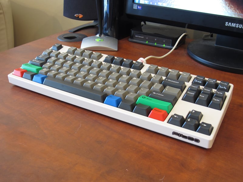 White Filco TKL with Dolch/RGB and Red Alert doubleshots | DanGWanG's Mechanical Keyboard Blog