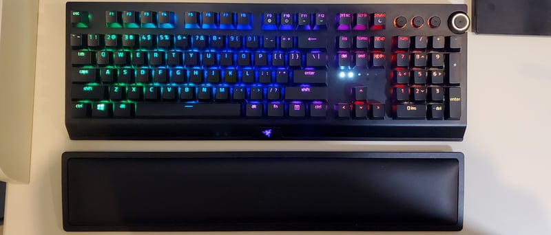 Razer BlackWidow V3 Pro Wireless Gaming Keyboard Review: Full-Sized Fun | Tom's Hardware