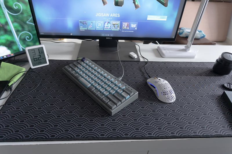Có nên chọn deskmat nhiều màu sắc cho bàn làm việc?