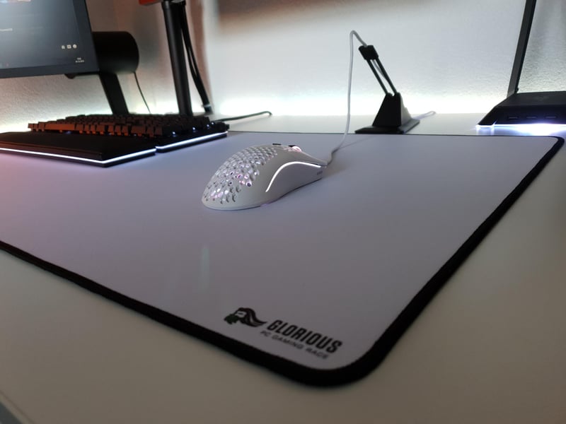 Vì sao nên dùng deskmat? Ai là người đặc biệt cần tới món phụ kiện này? | Bàn phím cơ