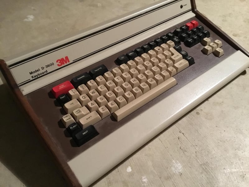 Found old keyboard in the trash and would like to fix /upgrade it. What do you guys think I should do with it ? : r/MechanicalKeyboards