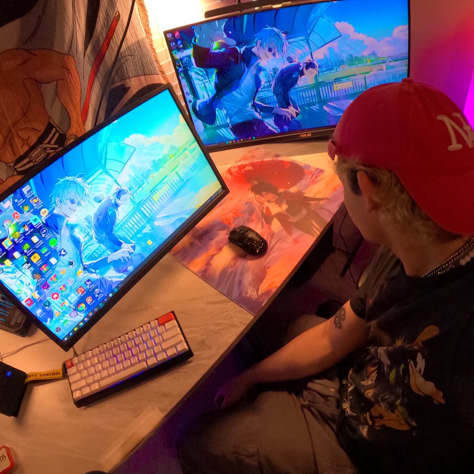 Làm sao hạn chế đổ mồ hôi tay khi dùng chuột, gõ phím làm việc và chơi game?